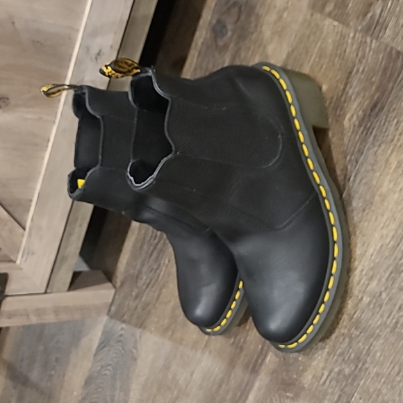 Dr Marten CADENCE WOMEN'S LEATHER HEELED CHELSEA BOOTS EEUC - Picture 11 of 16